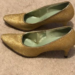 GOLD FLAKED DRESS SHOES 6B